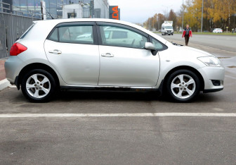 Подержанный автомобиль Toyota Auris Hatchback 2008 года (7 фото)