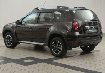Подержанный автомобиль Renault Duster 2016 года (2 фото)