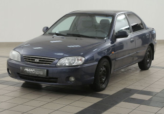Подержанный автомобиль Kia Spectra Sedan 2006 года (8 фото)