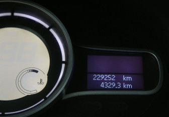 Подержанный автомобиль Renault Megane Hatchback 2010 года (18 фото)