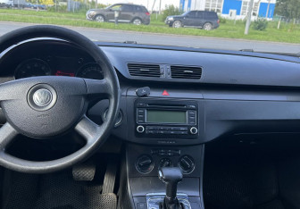Подержанный автомобиль Volkswagen Passat Sedan 2006 года (9 фото)