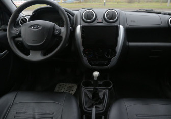 Подержанный автомобиль LADA (ВАЗ) Granta Liftback 2016 года (12 фото)