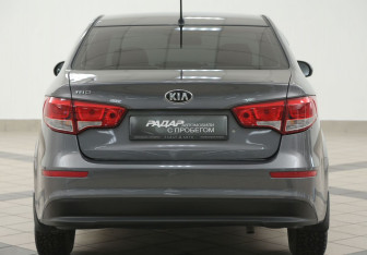 Подержанный автомобиль Kia Rio Sedan 2015 года (3 фото)
