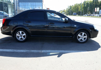 Подержанный автомобиль Chevrolet Lacetti Wagon 2005 года (7 фото)