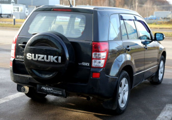 Подержанный автомобиль Suzuki Grand Vitara 2008 года (6 фото)