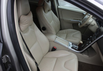 Подержанный автомобиль Volvo XC60 2010 года (11 фото)