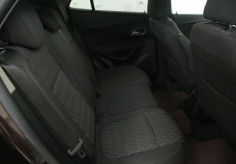 Подержанный автомобиль Opel Mokka 2012 года (11 фото)