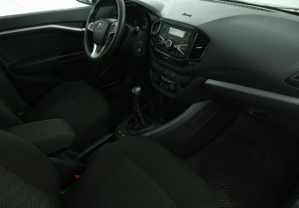 Подержанный автомобиль LADA (ВАЗ) Vesta Wagon 2019 года (9 фото)