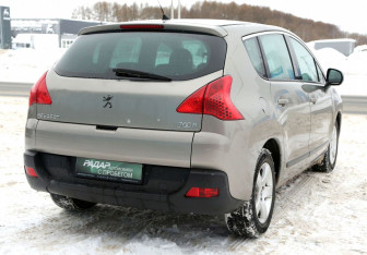Подержанный автомобиль Peugeot 3008 2011 года (6 фото)