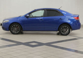 Подержанный автомобиль Kia Cerato Sedan 2010 года (7 фото)