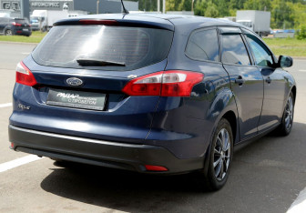 Подержанный автомобиль Ford Focus Wagon 2012 года (6 фото)