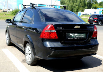 Подержанный автомобиль Chevrolet Aveo Sedan 2010 года (4 фото)