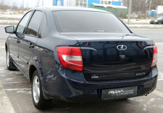Подержанный автомобиль LADA (ВАЗ) Granta Sedan 2013 года (4 фото)