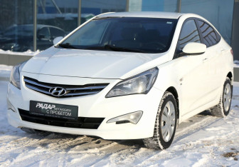 Подержанный автомобиль Hyundai Solaris Sedan 2015 года (3 фото)