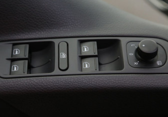 Подержанный автомобиль Volkswagen Tiguan 2012 года (18 фото)