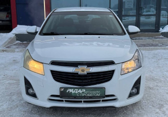 Подержанный автомобиль Chevrolet Cruze Hatchback 2014 года (2 фото)
