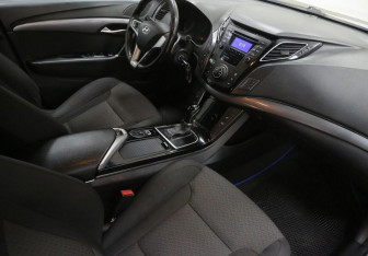 Подержанный автомобиль Hyundai i40 Sedan 2014 года (6 фото)
