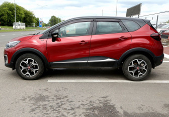 Подержанный автомобиль Renault Kaptur 2019 года (8 фото)