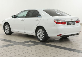 Подержанный автомобиль Toyota Camry Sedan 2015 года (2 фото)