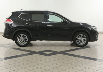 Подержанный автомобиль Nissan X-Trail 2018 года (5 фото)
