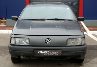 Подержанный автомобиль Volkswagen Passat Sedan 1988 года (2 фото)