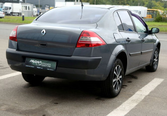 Подержанный автомобиль Renault Megane Sedan 2007 года (6 фото)