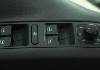 Подержанный автомобиль Volkswagen Tiguan 2012 года (17 фото)