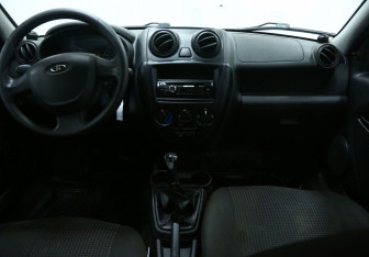 Подержанный автомобиль LADA (ВАЗ) Granta Sedan 2013 года (8 фото)