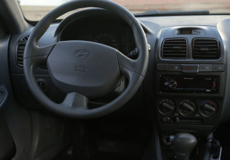 Подержанный автомобиль Hyundai Accent Sedan 2008 года (14 фото)