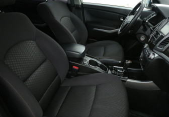 Подержанный автомобиль SsangYong Actyon 2014 года (10 фото)