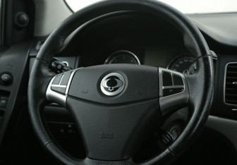 Подержанный автомобиль SsangYong Actyon 2011 года (16 фото)