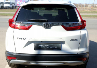 Подержанный автомобиль Honda CR-V 2017 года (5 фото)