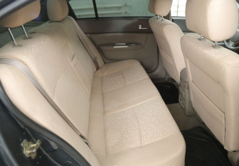 Подержанный автомобиль Vortex Estina 2010 года (11 фото)