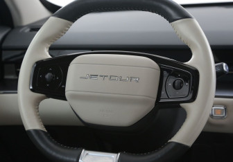 Подержанный автомобиль Jetour Dashing 2023 года (16 фото)
