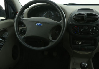 Подержанный автомобиль LADA (ВАЗ) Kalina Sedan 2010 года (14 фото)