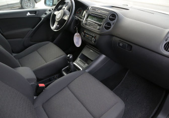 Подержанный автомобиль Volkswagen Tiguan 2012 года (9 фото)