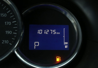 Подержанный автомобиль Renault Duster 2016 года (17 фото)