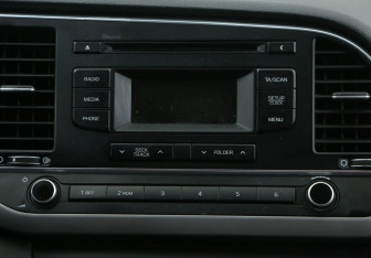 Подержанный автомобиль Hyundai Elantra Sedan 2017 года (13 фото)