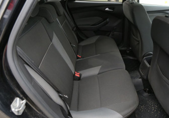 Подержанный автомобиль Ford Focus Hatchback 2011 года (11 фото)