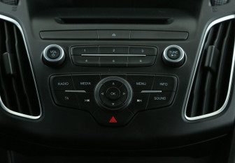 Подержанный автомобиль Ford Focus Hatchback 2017 года (13 фото)