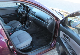 Подержанный автомобиль Mazda 3 Sedan 2007 года (9 фото)