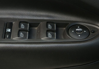 Подержанный автомобиль Ford Kuga 2014 года (18 фото)