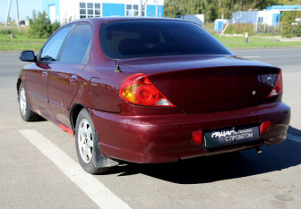 Подержанный автомобиль Kia Spectra Sedan 2007 года (4 фото)