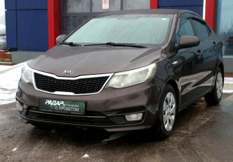 Подержанный автомобиль Kia Rio Sedan 2016 года (3 фото)