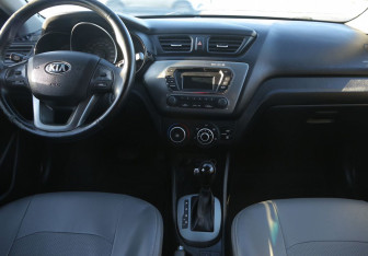 Подержанный автомобиль Kia Rio Sedan 2014 года (12 фото)