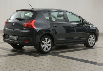 Подержанный автомобиль Peugeot 3008 2011 года (4 фото)