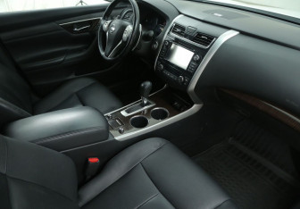 Подержанный автомобиль Nissan Teana 2014 года (9 фото)