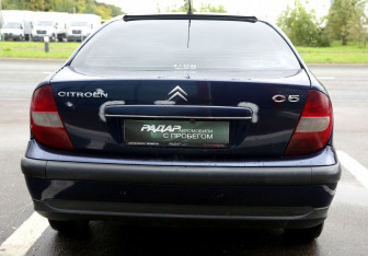 Подержанный автомобиль Citroen C5 Liftback 2002 года (5 фото)
