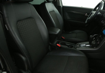 Подержанный автомобиль Chevrolet Captiva 2014 года (10 фото)