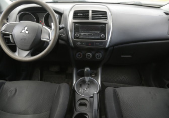 Подержанный автомобиль Mitsubishi ASX 2013 года (13 фото)